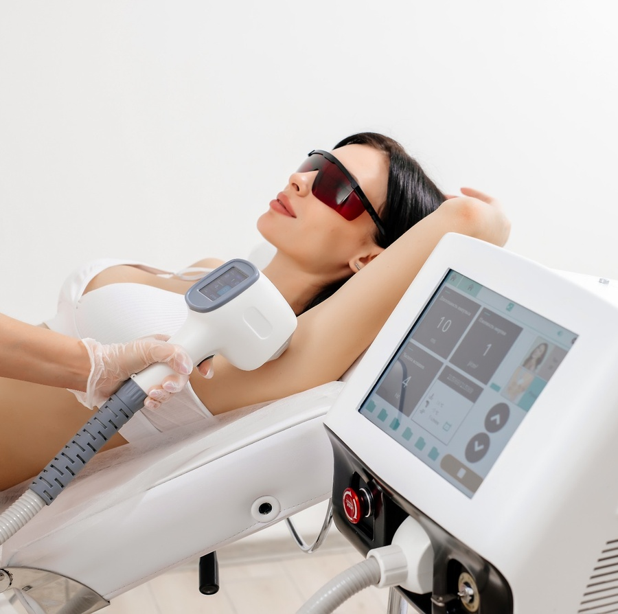 Triple-wavelength laser hair removal for women